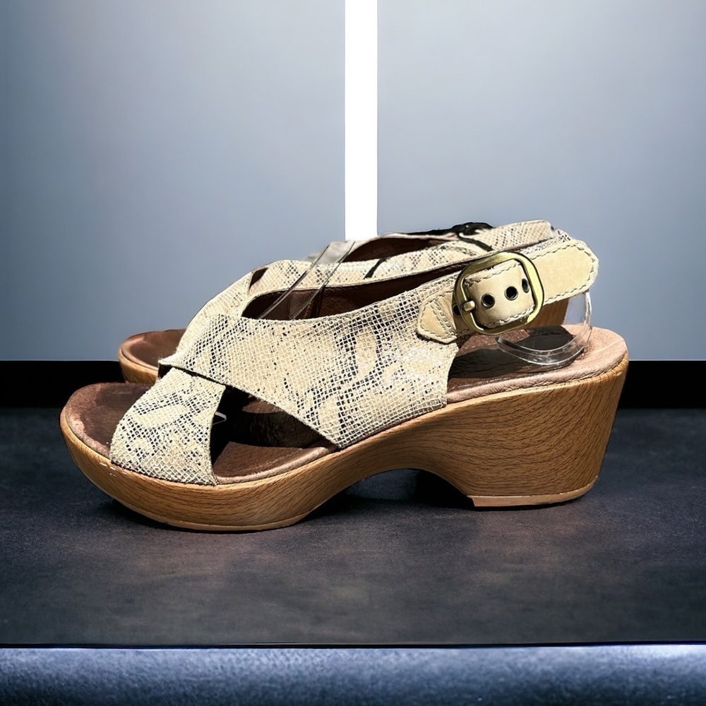 🌻Dansko "Jacinda" Taupe Snake Print Nubuck Leather Heeled Sandals Size 38